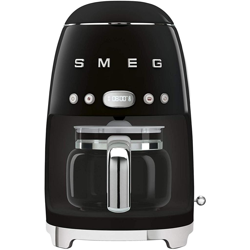 Acheter Cafetière Sans capsules Smeg DCF02BLEU 1,4000L - Noir Reconditionné - 200,00 € Cafetière Sans capsules Smeg DCF02BLEU 1,4000L - Noir Reconditionné - Smeg reconditionné disponible sur Backmarket
