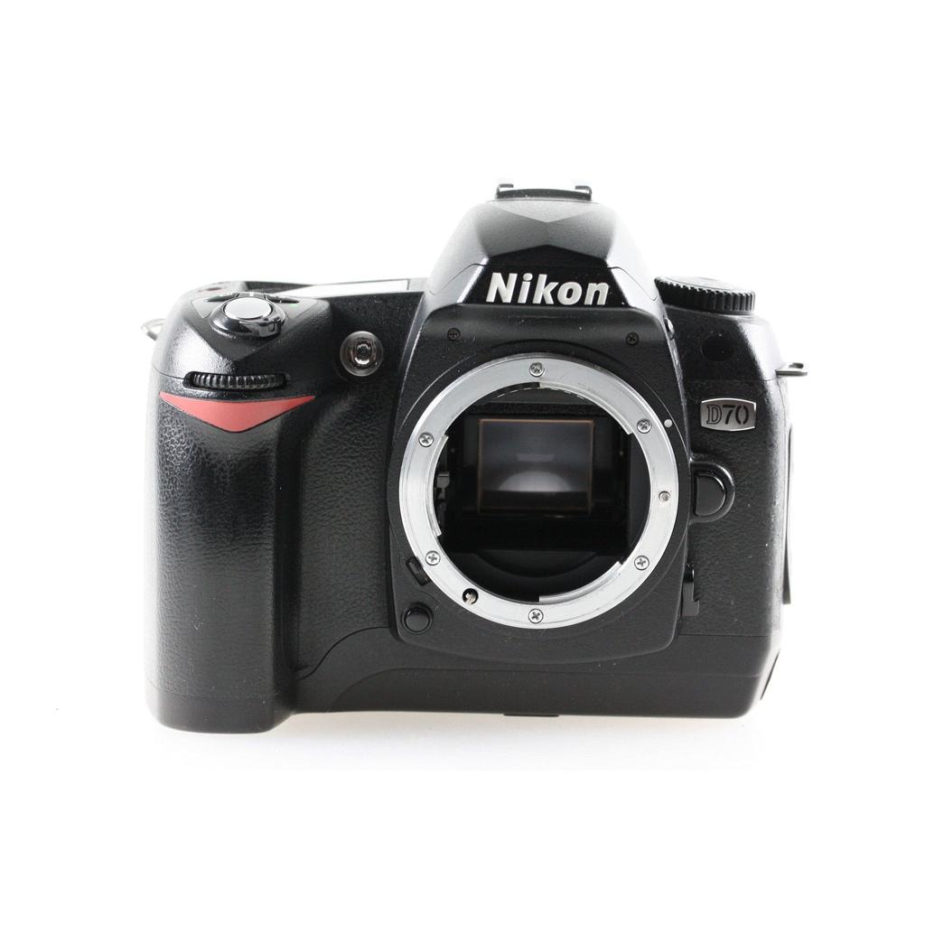 DSLR - Nikon D70 - Noir + Objectif Nikon DX AF-S Nikkor 18-70 f/3.5/4.5G ED Reconditionné - Nikon reconditionné disponible sur Backmarket