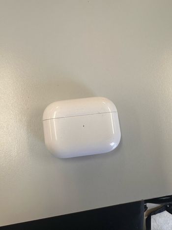 Apple AirPods Pro 2 ème génération - Comme neuf sur Beebs