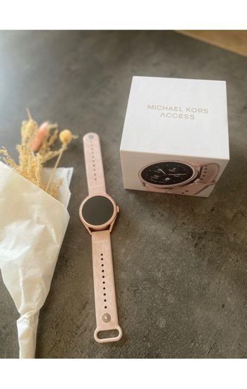 Montre Michael Kors connecté - Bon état sur Beebs