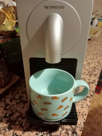 Machine à café électrique capsules Magimix de Nespresso - Très bon état sur Beebs