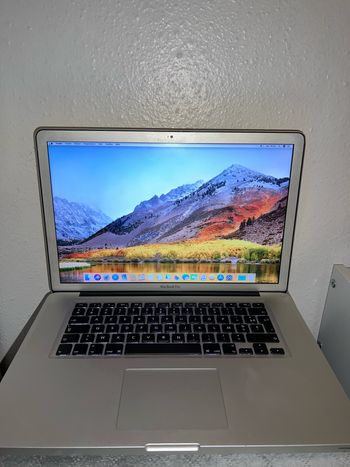 Macbook pro 15 (i7 | 256 go SSD / OS Monterey 2022 / 8 go ram )