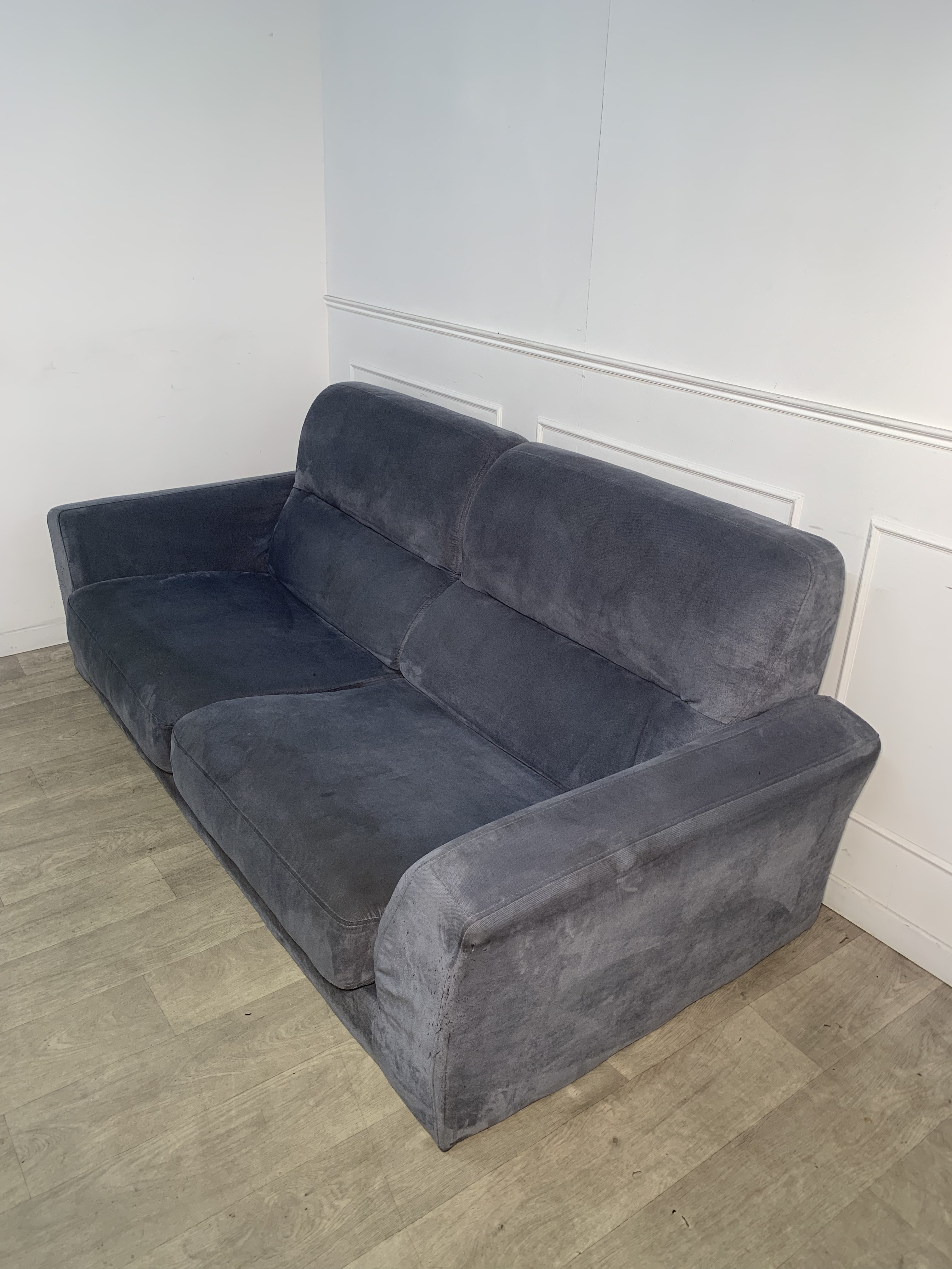 Canapé en velours gris anthracite