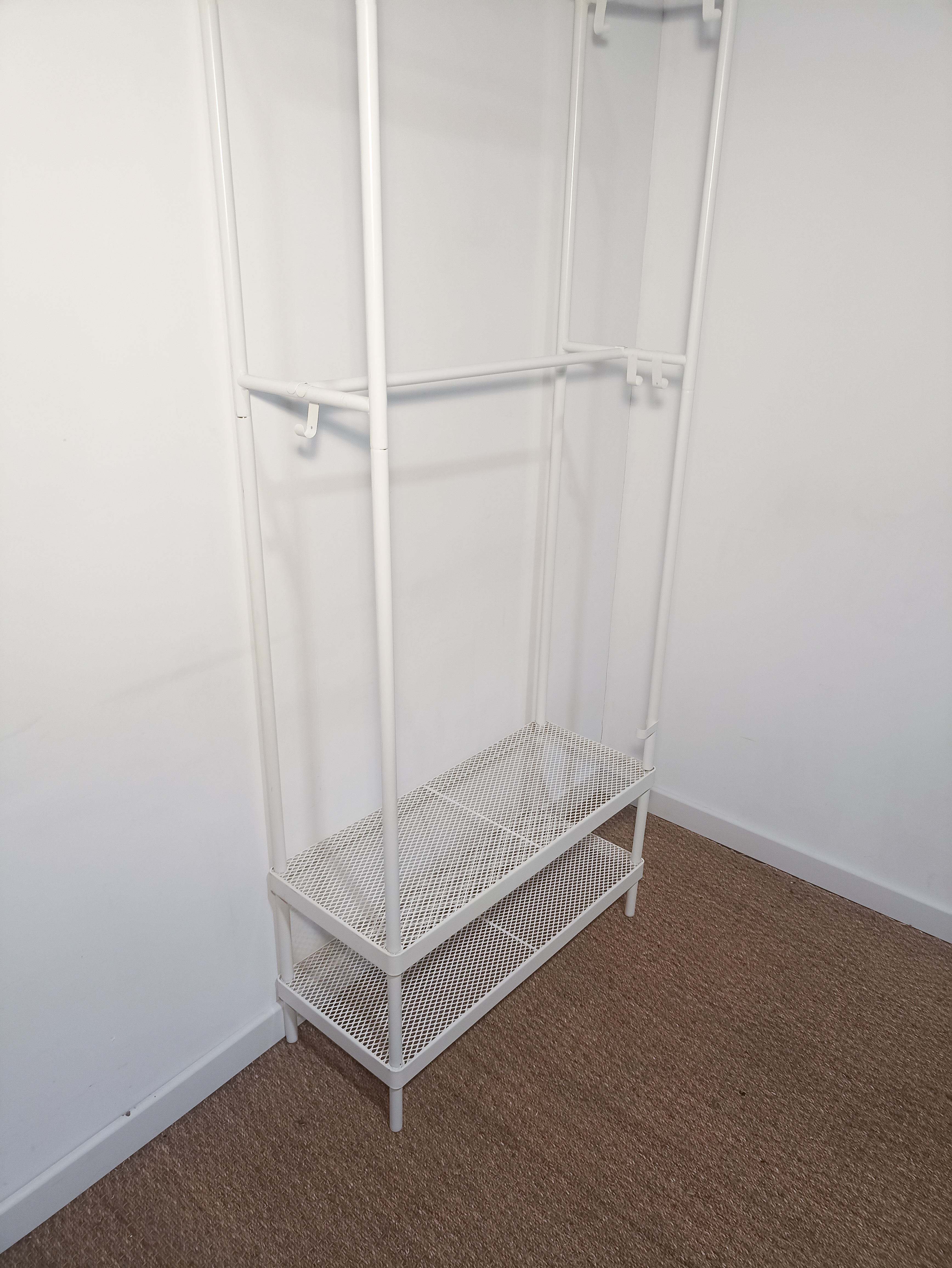 Meuble penderie en métal blanc