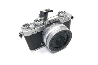 Z FC + Z DX 16-50mm f/3,5-6,3 Bon état - Nikon reconditionné disponible sur Darty
