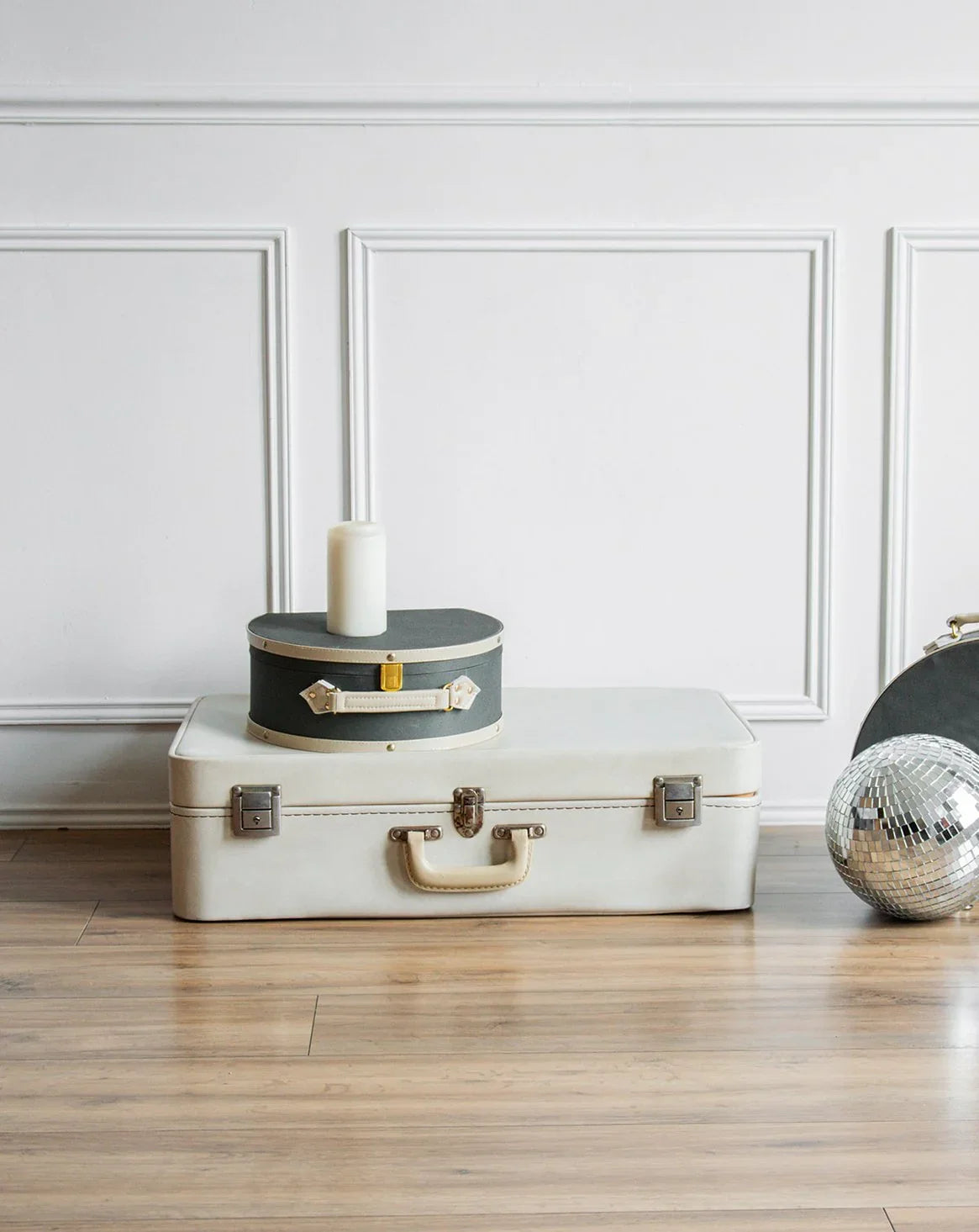 Lucienne, la valise beige N°96