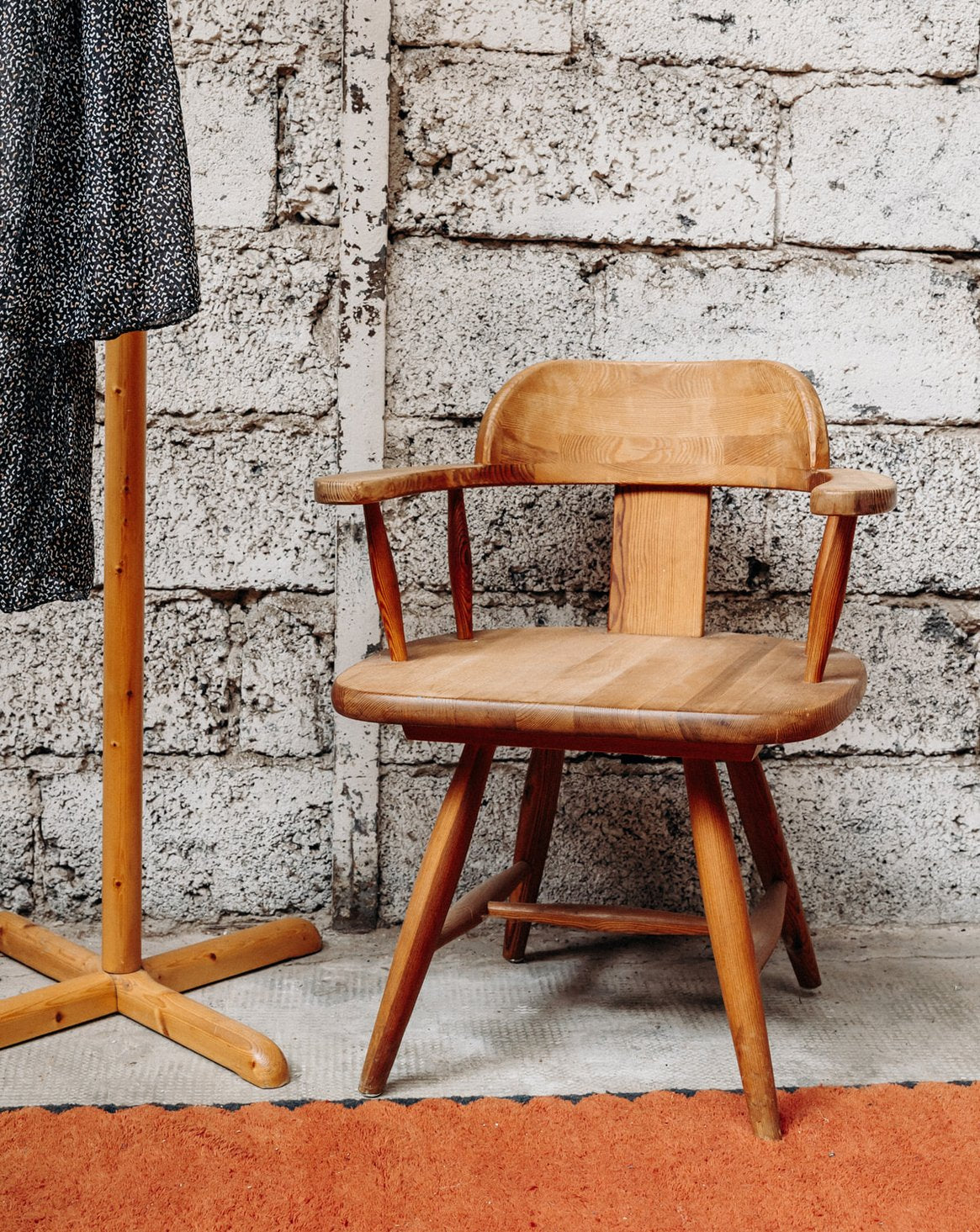 Ernest, le fauteuil en bois N°508