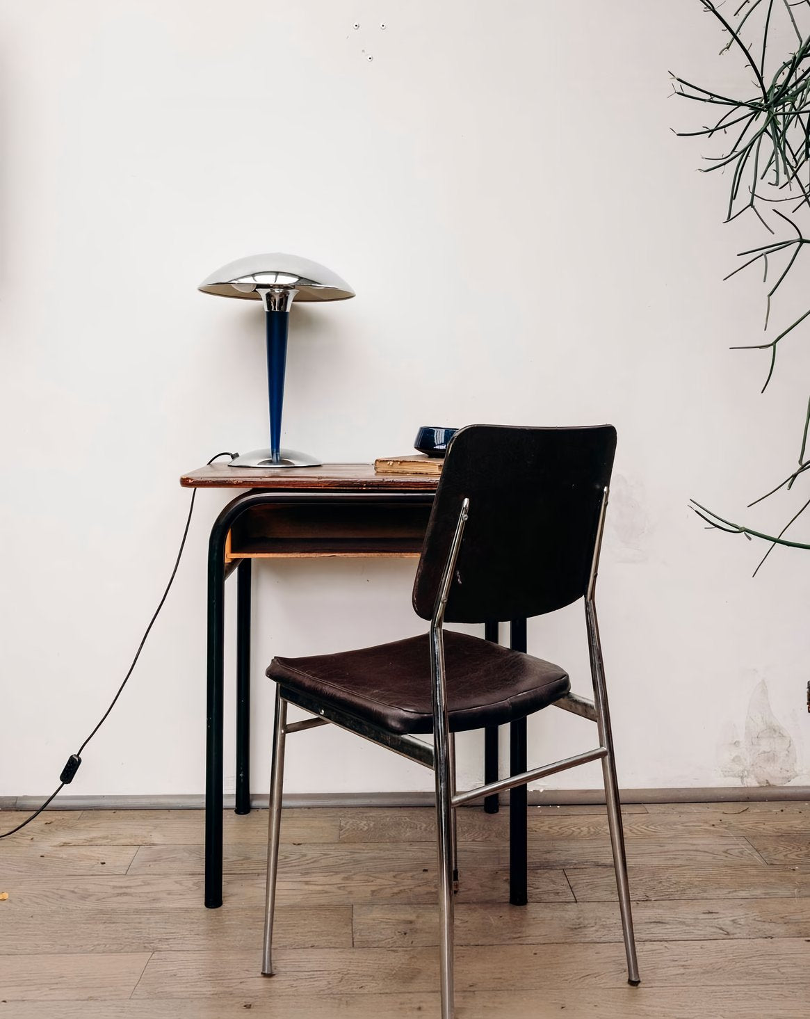 Edouard, le bureau d'écolier N°306 - Très bon état sur Debongout