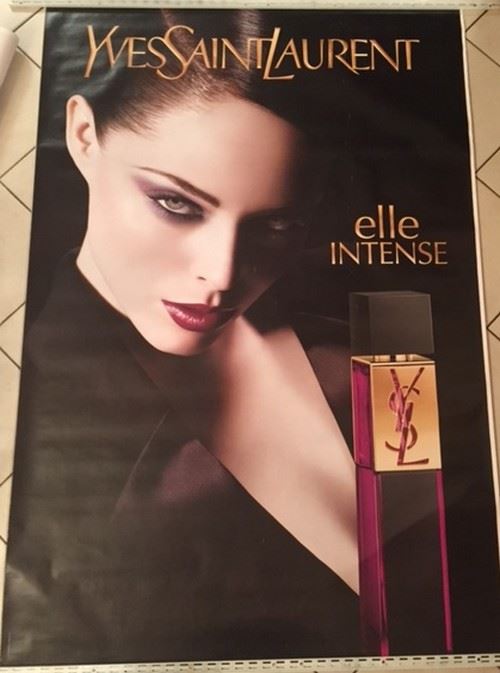 Acheter Yves Saint-Laurent - 120x175 cm - AFFICHE / POSTER État correct - 22,99 € Yves Saint-Laurent - 120x175 cm - AFFICHE / POSTER État correct - N/A reconditionné disponible sur Fnac