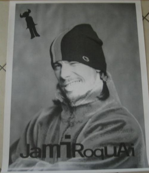 Acheter Jamiroquai - 50x70 cm - AFFICHE / POSTER État correct - 17,99 € Jamiroquai - 50x70 cm - AFFICHE / POSTER État correct - N/A reconditionné disponible sur Fnac