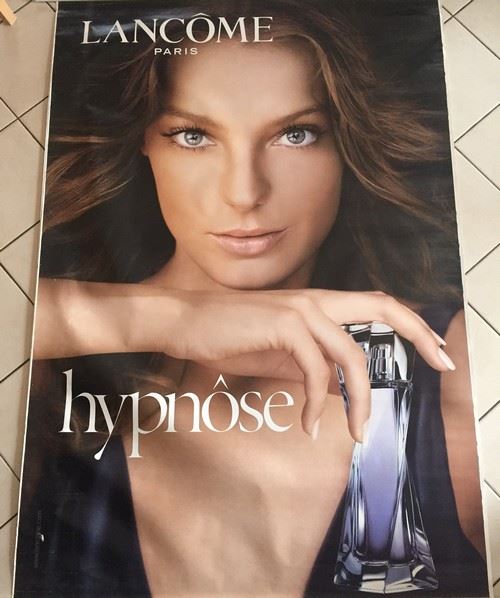 Acheter Daria Werbowy - 120x175 cm - AFFICHE / POSTER État correct - 22,99 € Daria Werbowy - 120x175 cm - AFFICHE / POSTER État correct - N/A reconditionné disponible sur Fnac