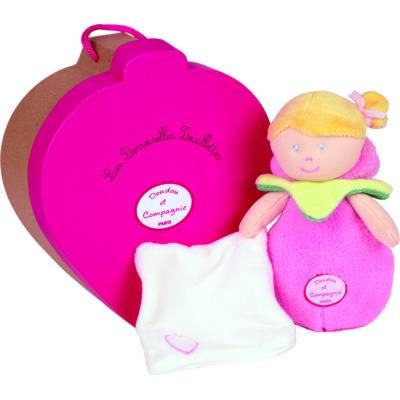 Acheter Poupée en tissu : les demoiselles douillettes : mlle fraise doudou et compagnie État correct - 36,91 € Poupée en tissu : les demoiselles douillettes : mlle fraise doudou et compagnie État correct - Doudou et Compagnie reconditionné disponible sur Fnac