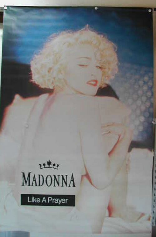 Acheter Madonna - 101x152 cm - AFFICHE / POSTER État correct - 76,99 € Madonna - 101x152 cm - AFFICHE / POSTER État correct - N/A reconditionné disponible sur Fnac