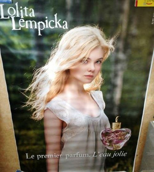 Lolita Lempicka - L'Eau Jolie - 120x175 cm - AFFICHE / POSTER État correct - N/A reconditionné disponible sur Fnac