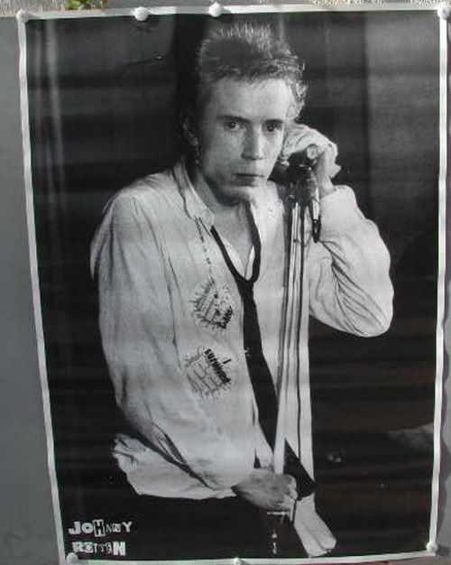 Sex Pistols - 60x83 cm - AFFICHE / POSTER État correct - N/A reconditionné disponible sur Fnac