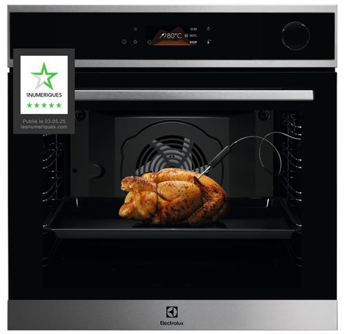 Four SteamCrisp SÉRIE 700 PRO - Cuisson vapeur integree / Chaleur tournante pulsee - 1 mode vapeur 25% - Pyrolyse - Classe defficacite energetique*:A+ - Volume utile cavite (L):XXL 72 - Affichage LCD blanc - Preconisation de temperature État correct - Electrolux reconditionné disponible sur Fnac