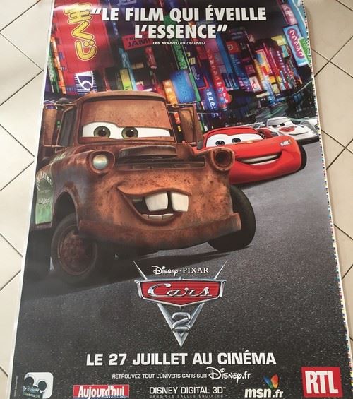 Cars 2 - 120x175 cm - AFFICHE / POSTER État correct - N/A reconditionné disponible sur Fnac