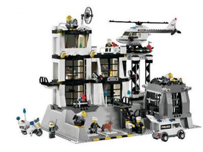 Acheter LEGO - 7237 - Le commissariat de police État correct - 131,28 € LEGO - 7237 - Le commissariat de police État correct - Lego reconditionné disponible sur Fnac