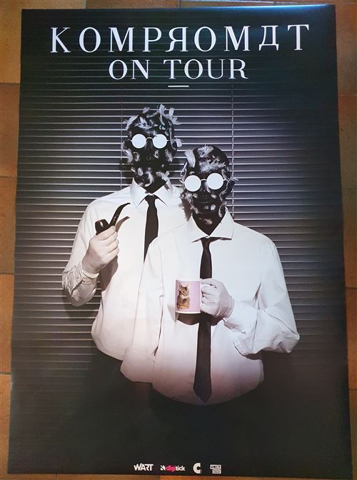 KOMPROMAT - On Tour - 70x100cm - Affiche État correct - N/A reconditionné disponible sur Fnac