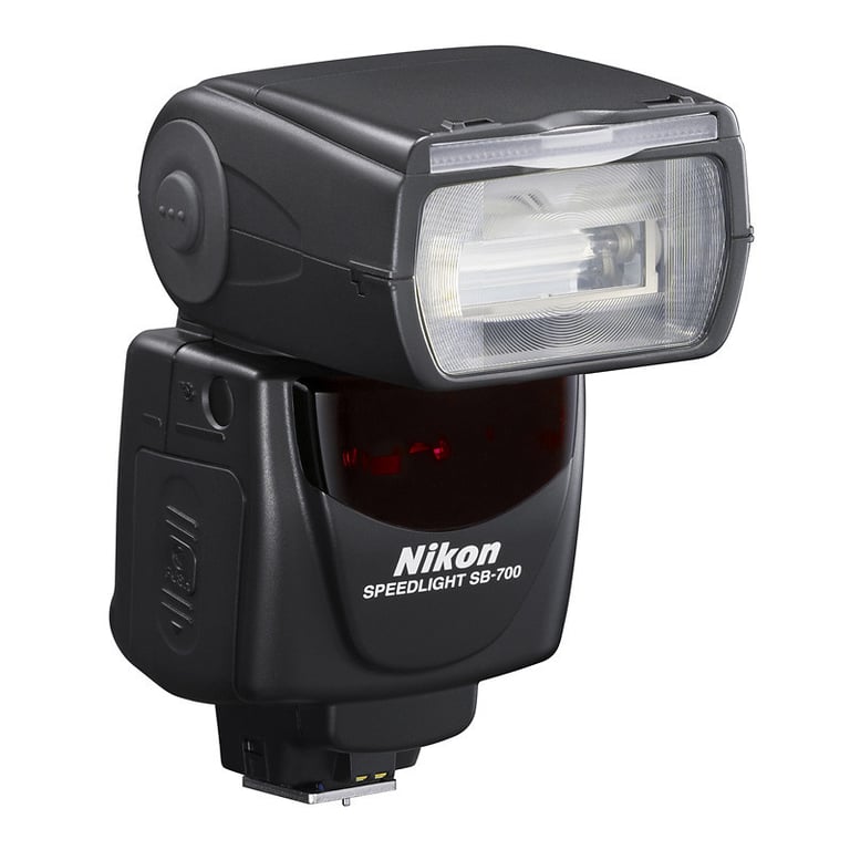 NIKON FLASH SB 700 - Très bon état Très bon état - Nikon reconditionné disponible sur Pixmania