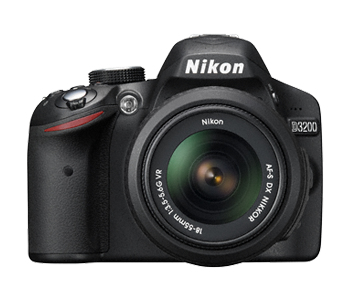 Nikon D3200 + AF-S DX NIKKOR 18-55mm Kit d'appareil-photo SLR 24,2 MP CMOS 6016 x 4000 pixels Noir - Très bon état Très bon état - Nikon reconditionné disponible sur Pixmania