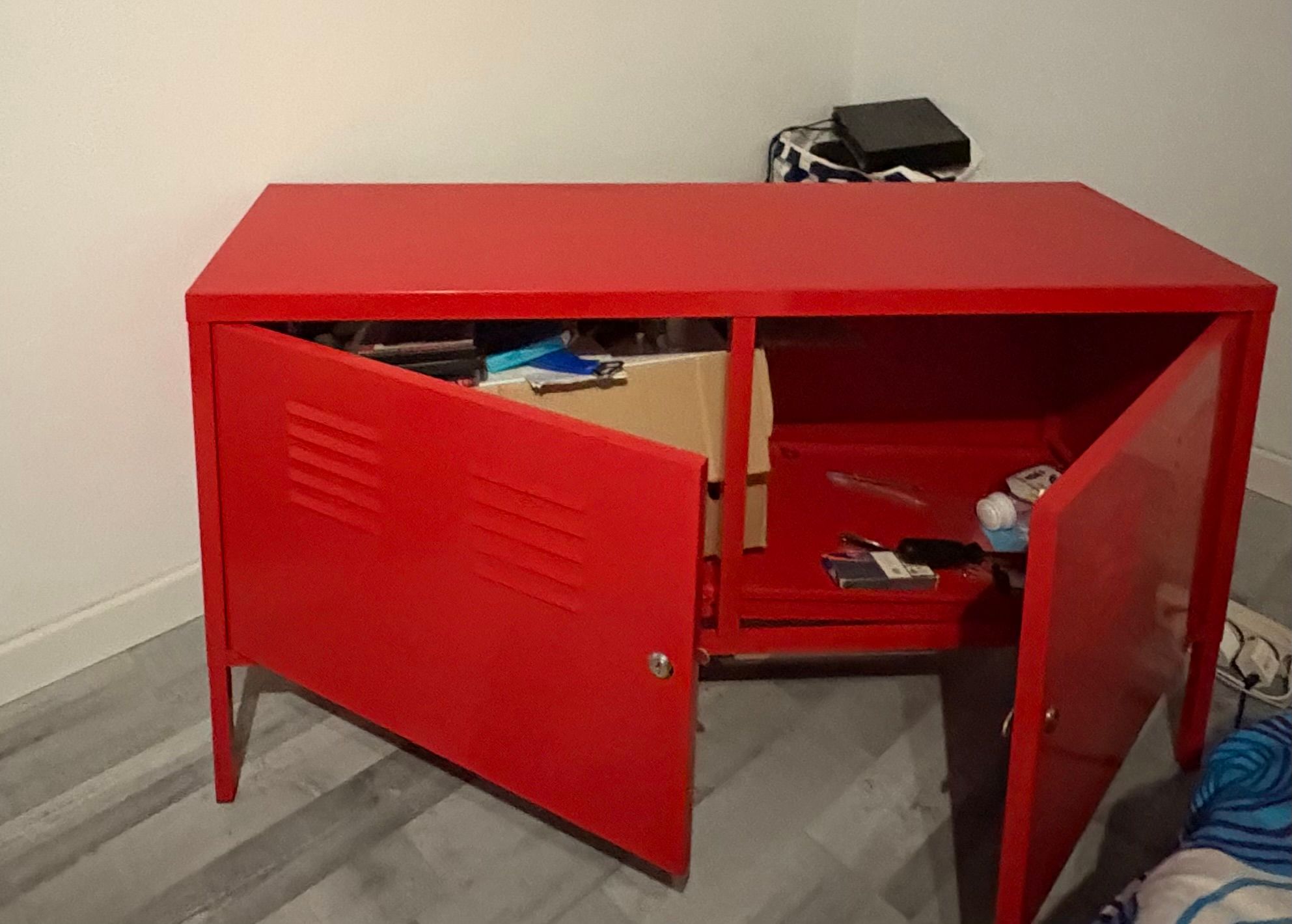 Acheter Armoire de rangement IKEA Bon état - 30,00 € Armoire de rangement IKEA Bon état - reconditionné disponible sur Rakuten