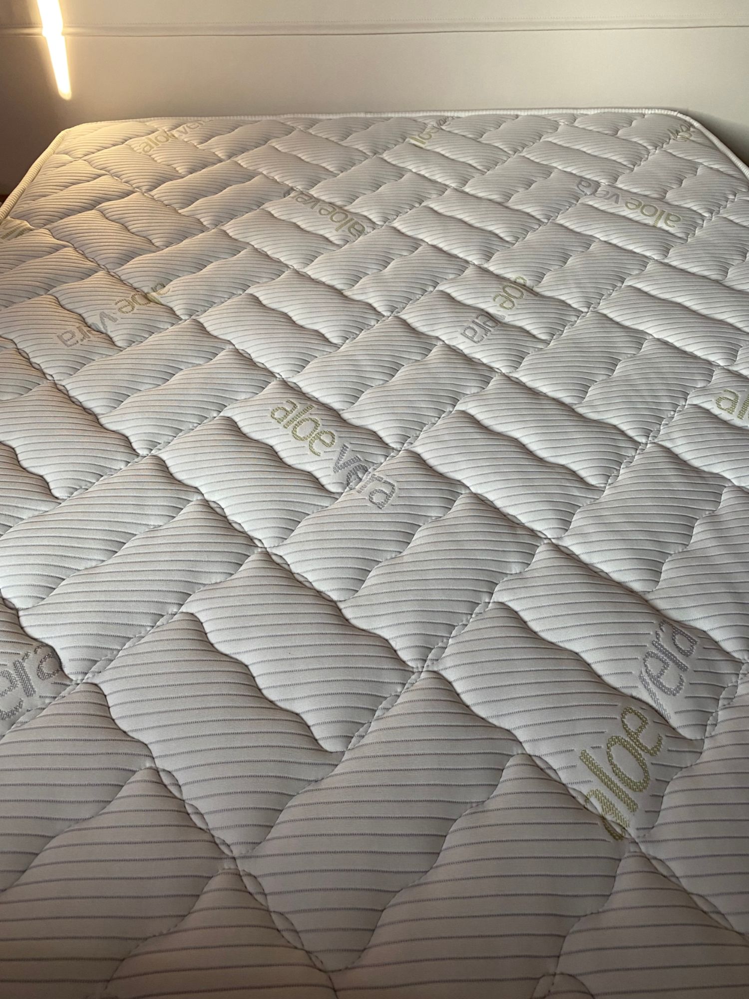 Acheter Matelas Marque Extra Pur, Neuf Il À 8 Mois, Garantie 10 Ans. Mémoire De Forme Et Orthopédique. Acheter À 1.300 Euros Cède À 800 Euros Bon état - 800,00 € Matelas Marque Extra Pur, Neuf Il À 8 Mois, Garantie 10 Ans. Mémoire De Forme Et Orthopédique. Acheter À 1.300 Euros Cède À 800 Euros Bon état - reconditionné disponible sur Rakuten