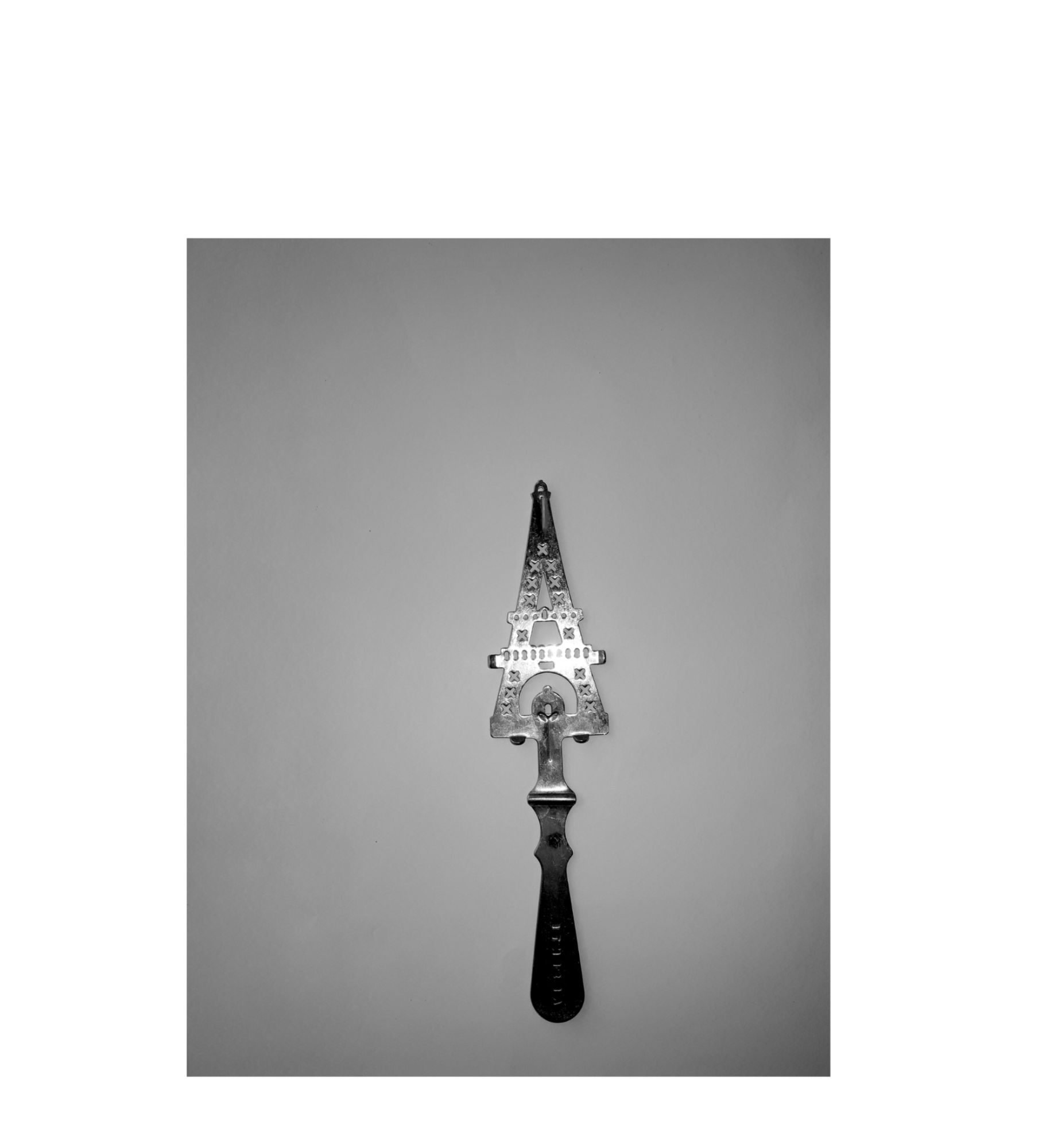 Tour Eiffel Paris Symbole Pelle À Gateau Cuillère Fantaisie Acier Inoxydable Ustensile De Cuisine Souvenir Collection Couvert Parisien Tres Original 15 Cm Pratique Typique Symbolique - Bon état sur Rakuten