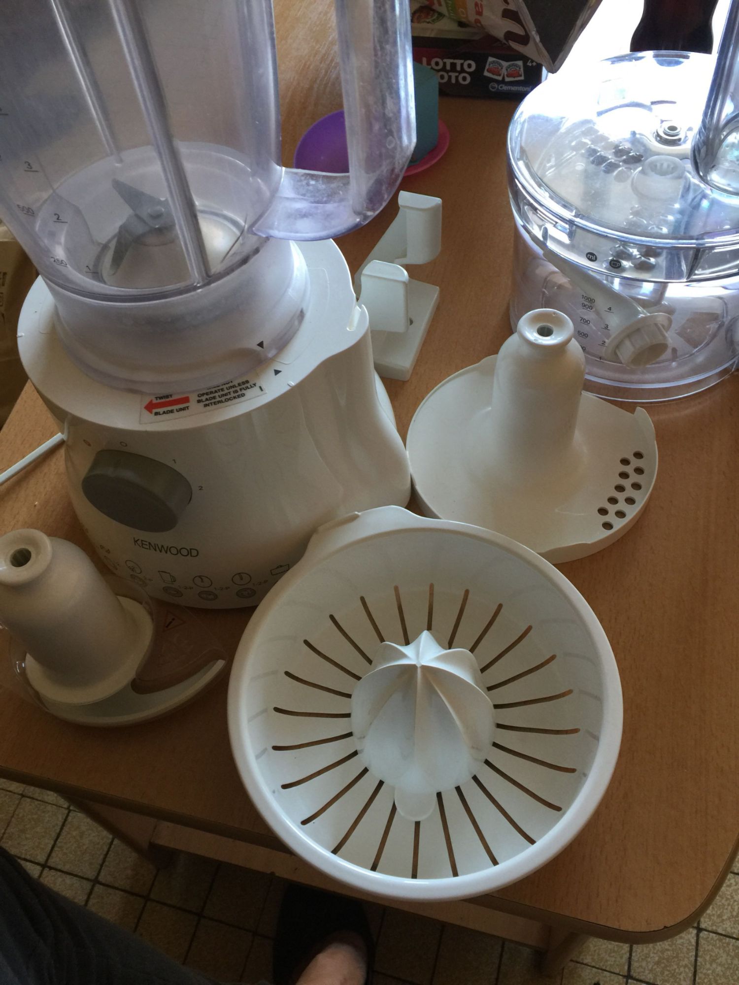 Kenwood Multipro FP220 Compact - Robot multi-fonctions - 750 Watt - blanc