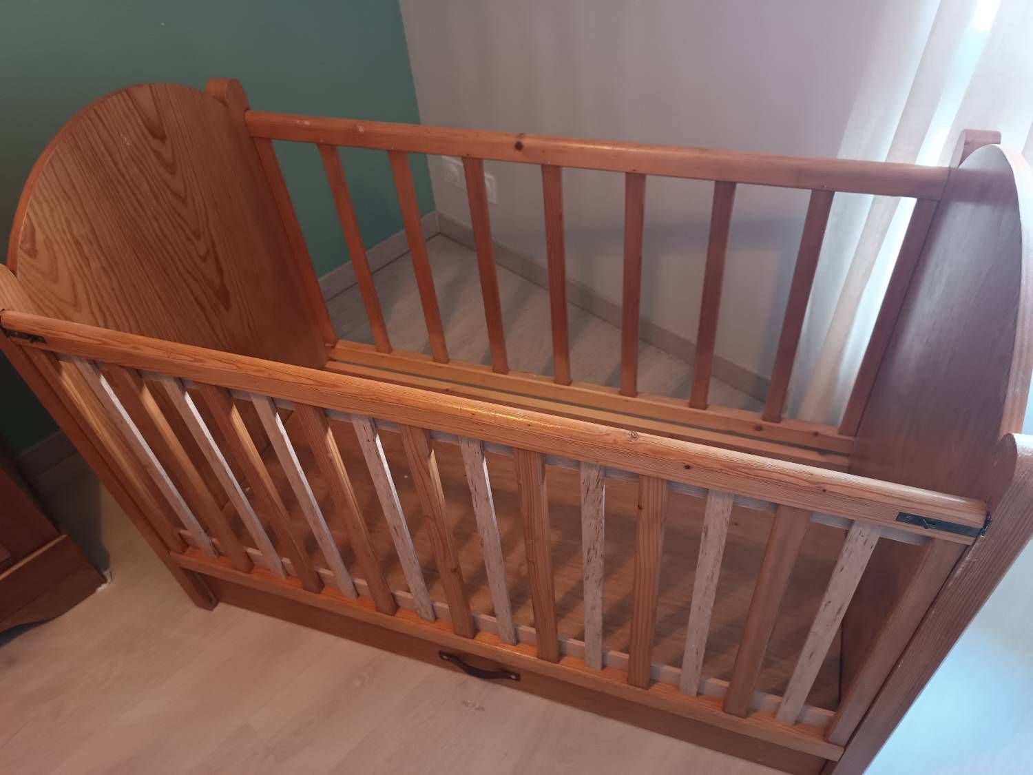 Lit Bébé Bois Massif Bon état -  reconditionné disponible sur Rakuten