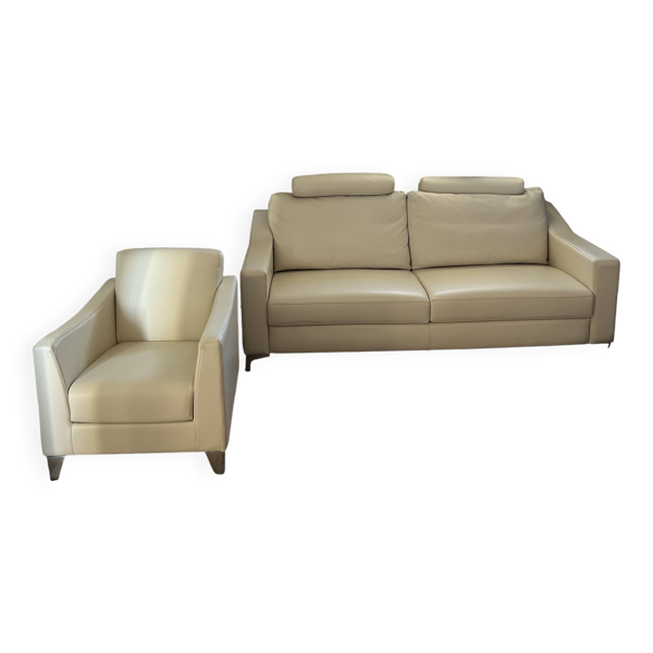 L'ensemble du salon burov : canapé 3 places et fauteil en cuir ivoire - Bon état sur Selency