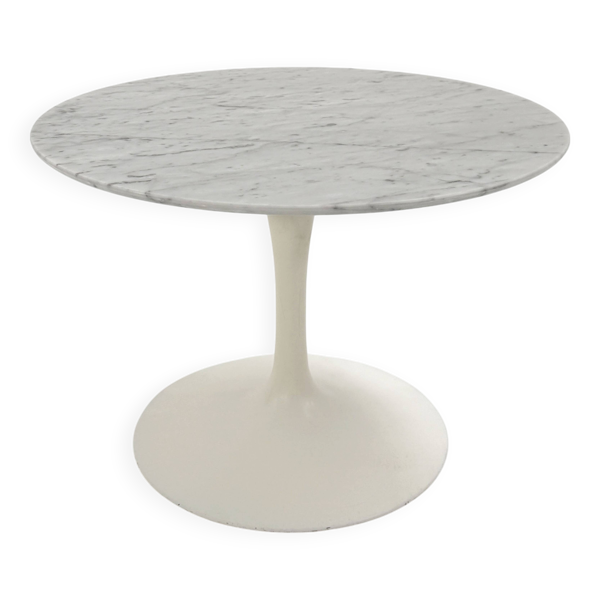 Table Tulip d'appoint en marbre par Eero Saarinen pour Knoll, 1970 - Bon état sur Selency