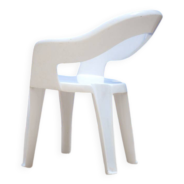 Chaise cossue en résine années 70