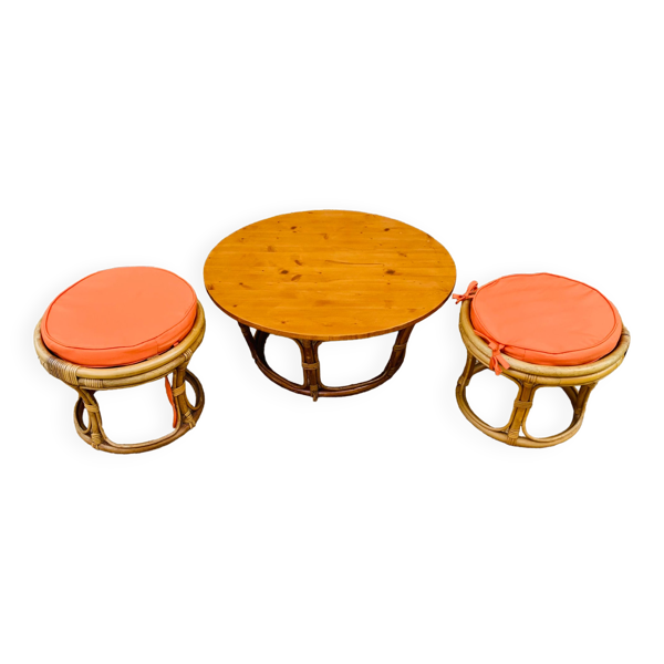 Table basse avec sa paire de poufs