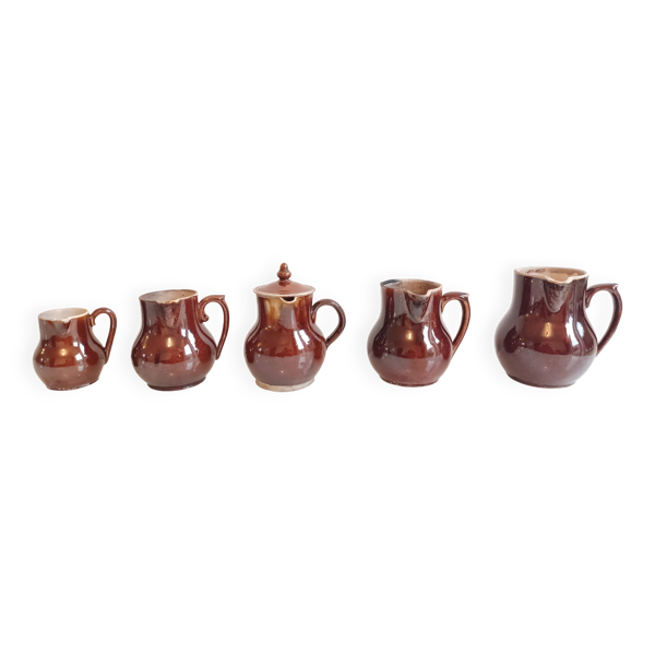 Lot de 5 pots / pichets à lait en céramique de Saint-Uze