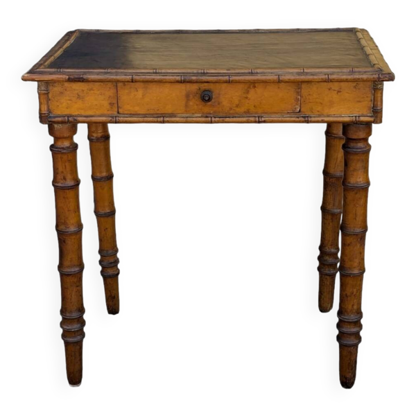 Petite table ancienne en bambou