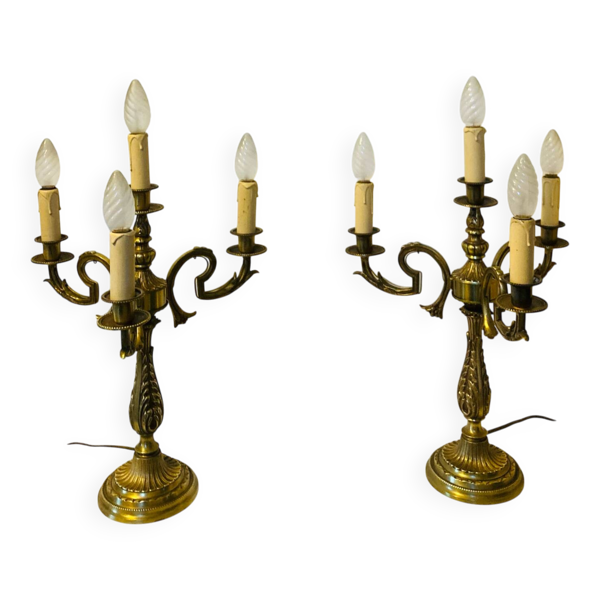 Grandes lampes de table en bronze massif, décors feuilles d’acanthes