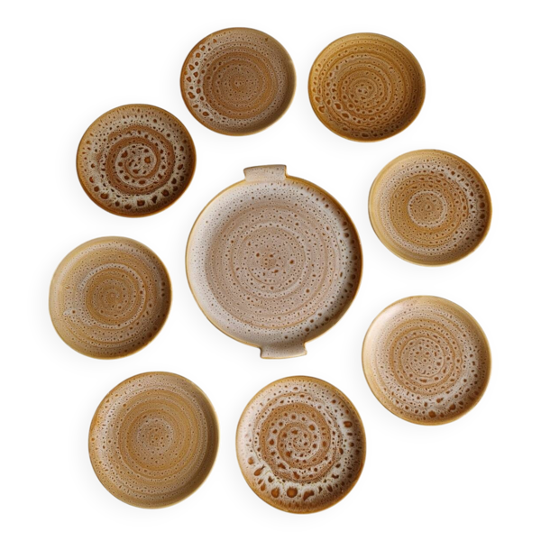 Lot de 8 assiettes à dessert plus un plat modèle fauve Niderviller