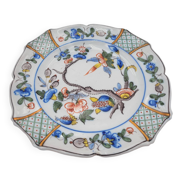 Assiette ancienne en faïence de Saint-Clément