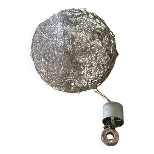Suspension "Fil de fer" par Enzo Catellani