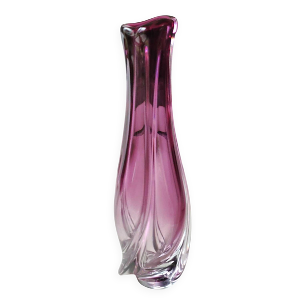Grand Vase Val St Lambert, signé. Aux tons roses. Design torsadé/33 cm