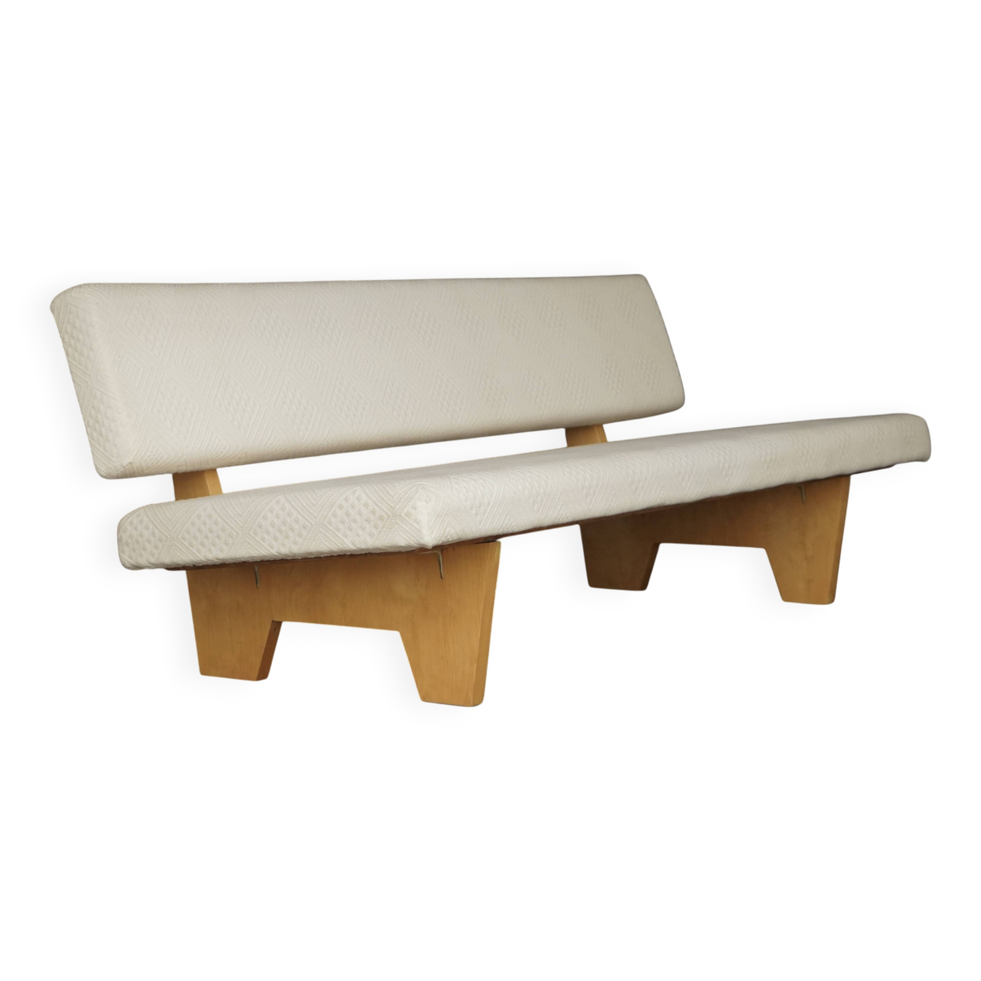 Canapé compact de style néerlandais avec base en bois. Années 1960.