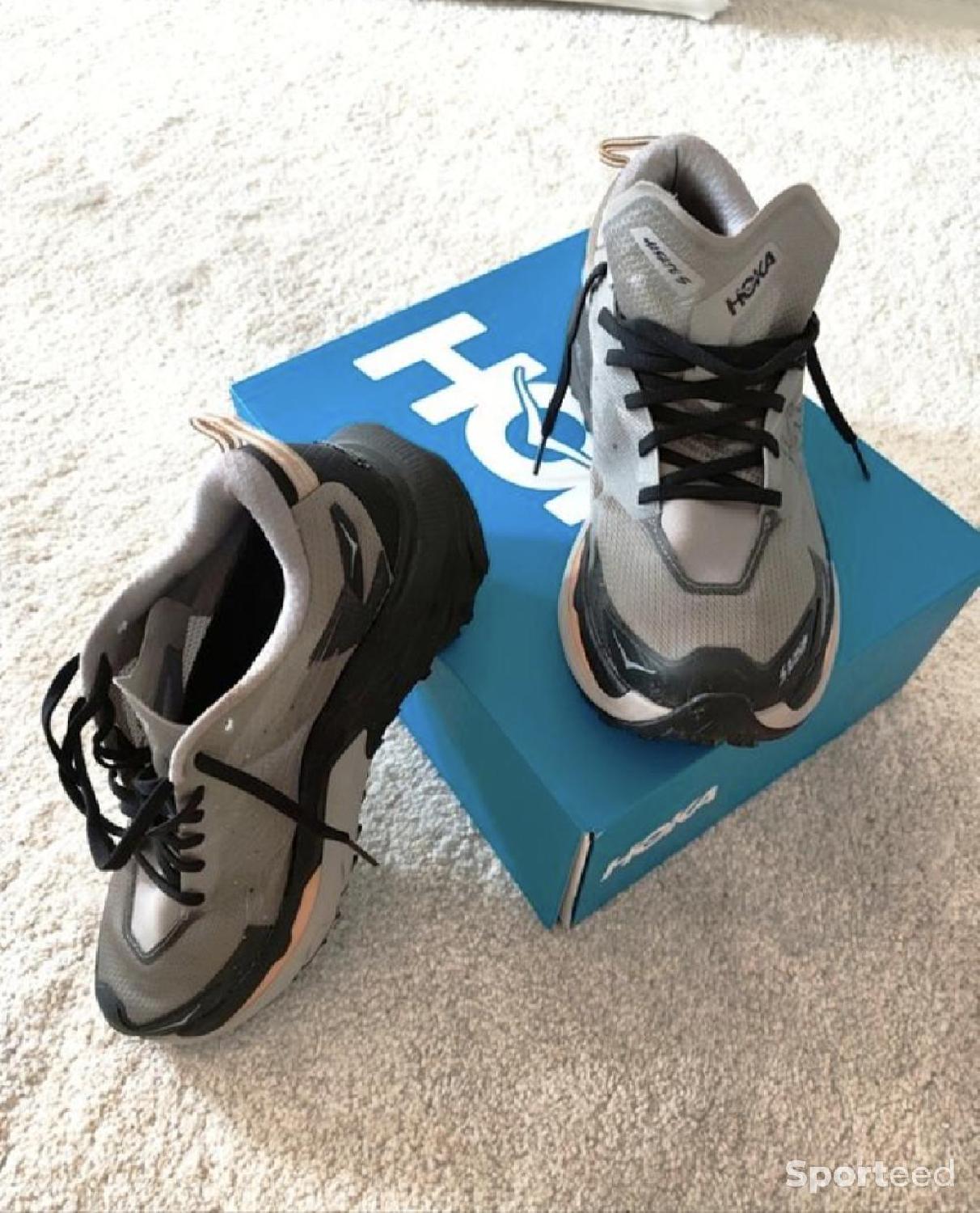 Acheter Vends Mafate 5 Hoka T 45 1/3 Très bon état - 130,00 € Vends Mafate 5 Hoka T 45 1/3 Très bon état - Hoka One One reconditionné disponible sur Sporteed