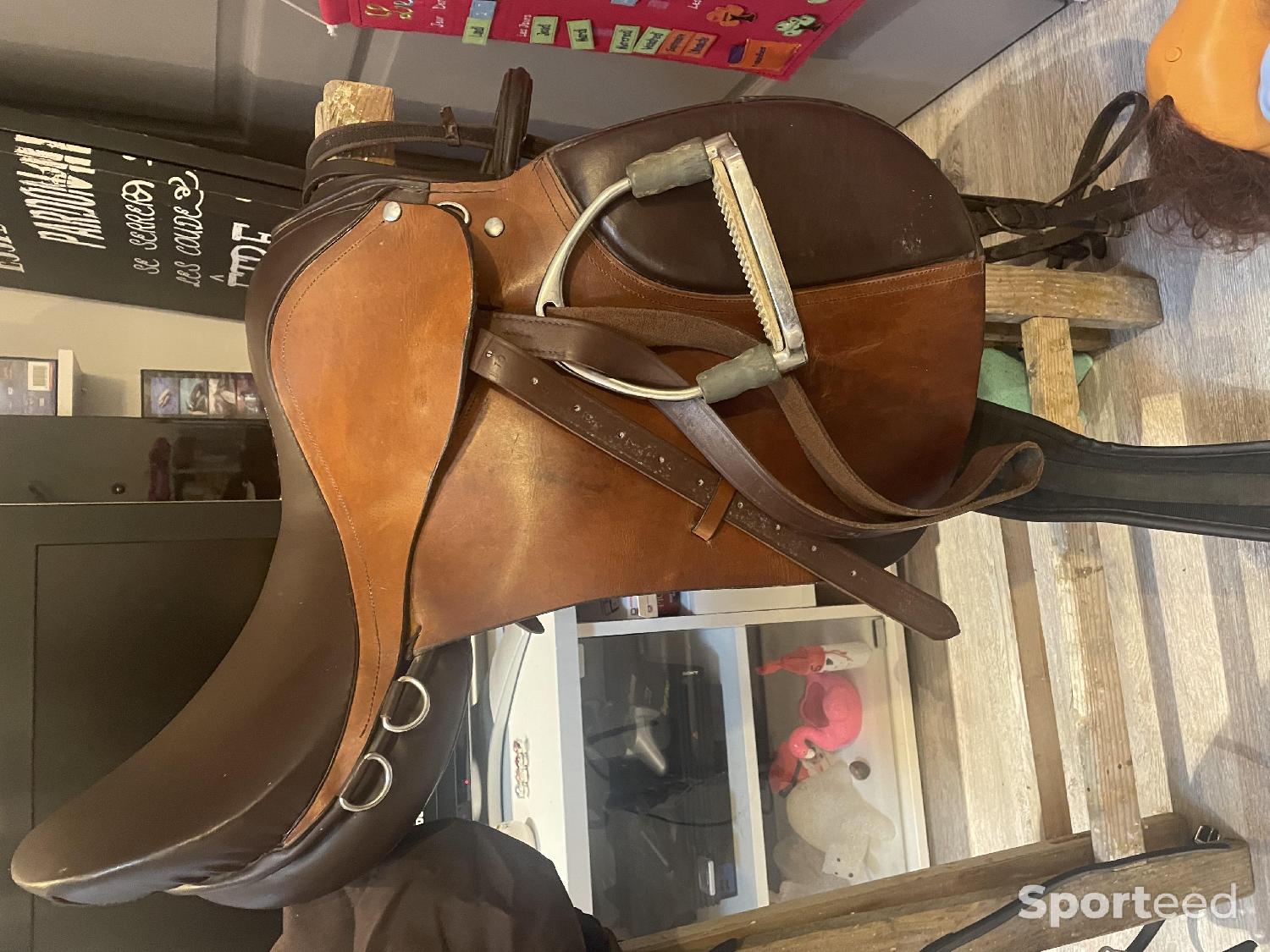 Acheter Selle equitation Très bon état - 300,00 € Selle equitation Très bon état - reconditionné disponible sur Sporteed