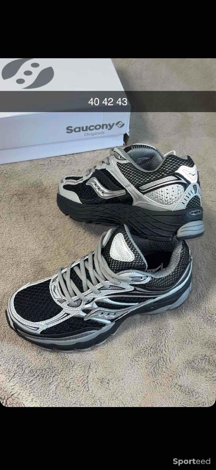 Saucony Comme neuf (c'est déjà la condition standard) - Saucony reconditionné disponible sur Sporteed
