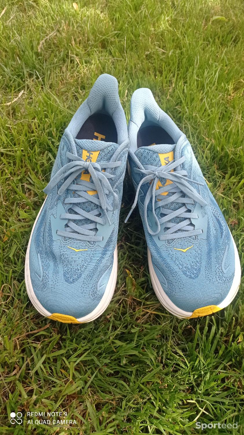 Chaussures Hoka Clifton 10 Très bon état - Hoka One One reconditionné disponible sur Sporteed